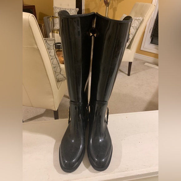 Authentic Valentino black rubber boots. - Picture 3 of 4